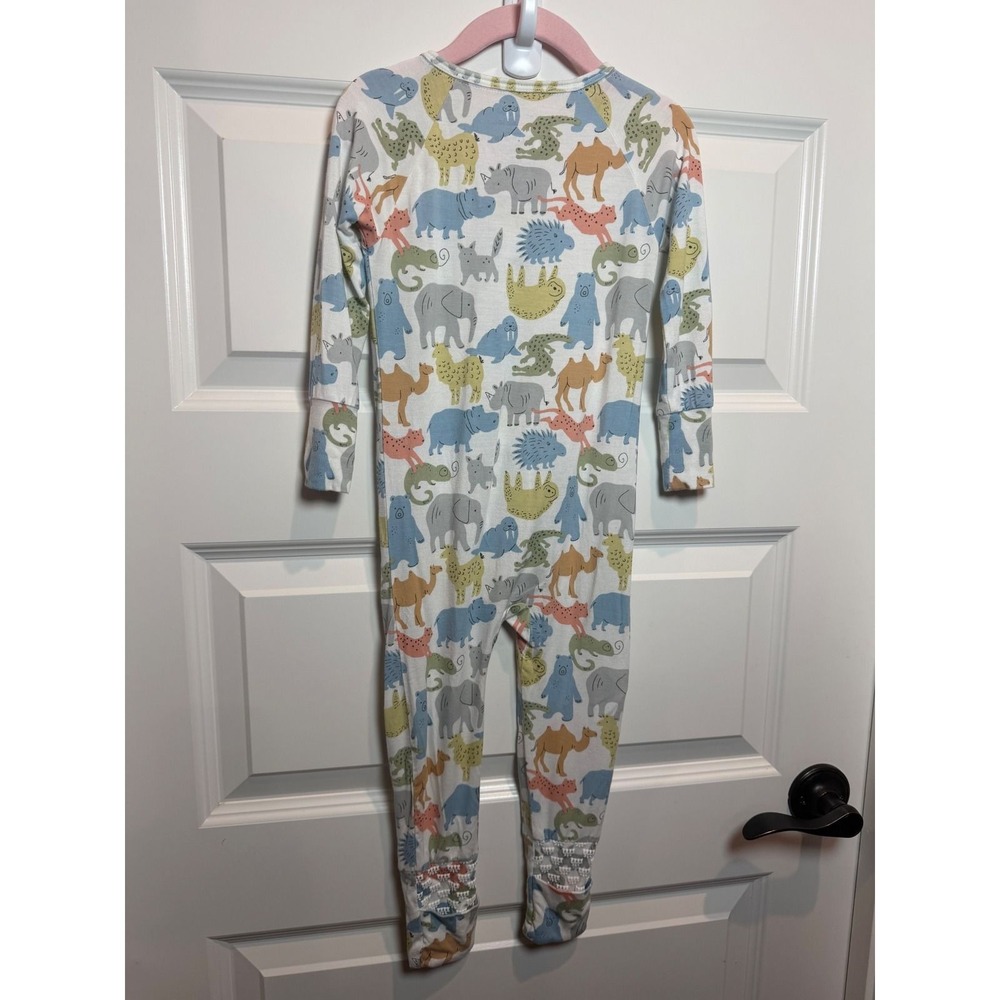 Magnetic Me Animal Print Magnetic Footie Sleeper 18-24 Months Rainbow Trim - Picture 2 of 5